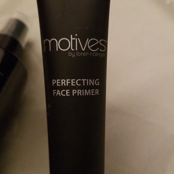 Motives Makeup kit *CLEAROUT* - Picture 3 of 7